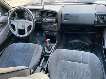 Volkswagen: Volkswagen Passat: 1992 г., 1.8 л, Механика, Бензин, Универсал — 9