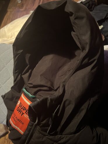 Zimske jakne: Superdry muška zimska puffer jakna sa kapuljačom - Boja: crna - — 3