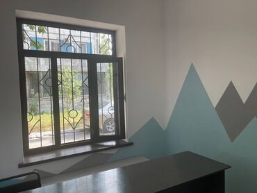 Другие услуги: Оформление декорации стен, разрисовки окон, Группа художников — 18