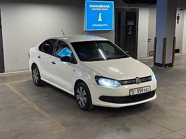Унаа сатуу: Volkswagen Polo: 2013 г., 1.6 л, Кол менен иштөөчү, Бензин, Седан — 4