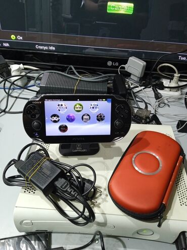 black psp in Кыргызстан | PSP (SONY PLAYSTATION PORTABLE): Игровая приставка ps vita прошитая, 64 Гб, установлен бесплатный