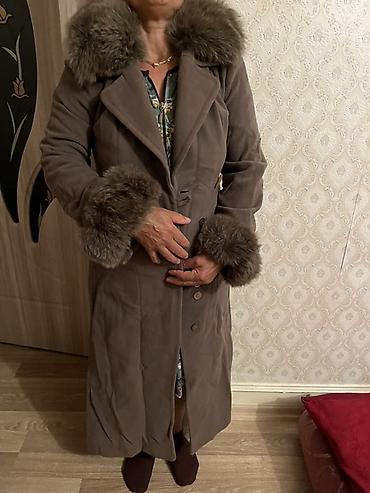 deri kurtkalar kisi ucun: Qadın üçün uzun qış palto - Rəng: tünd boz/taupe - Model: uzun — 1