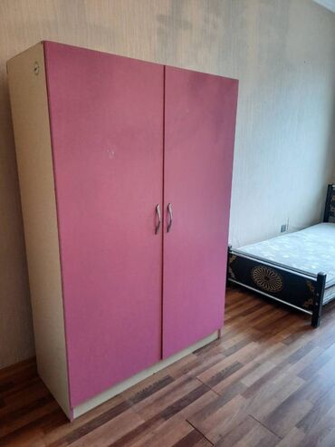 Uzunmüddətli kirayə mənzillər: Kirayə verilir. Ev kristal 1-in girişində yerləşir .Bütün əşyaları — 22