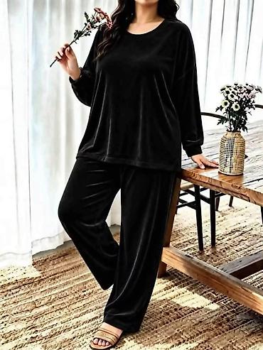 košulje za punije žene: 10. Plišani kompleti za punije
2XL 3XL 4XL 5XL
Cena : 3.100 dinara H — 3
