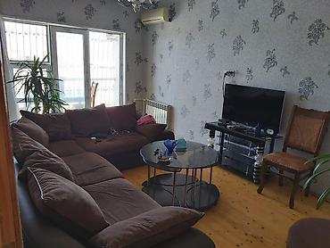 Köhnə tikili: Mənzilin təsviri Mənzil satılır Yeni günəşlidə D massivində yerləsən — 1