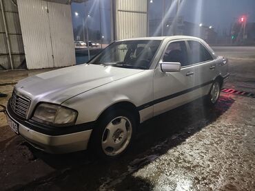 механическая: Mercedes-Benz B 180: 1994 г., 1.8 л, Механика, Бензин, Седан