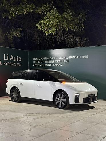 li one: Lixiang i8: 2025 г., 0.1 л, Автомат, Электромобиль, Кроссовер — 1