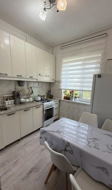 срочно продаю участок газ канализация есть: 2 комнаты, 50 м², 105 серия, 4 этаж, Евроремонт