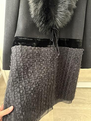 бархат: Женское пальто со съёмным меховым воротником фирмы Vera Wang — 3