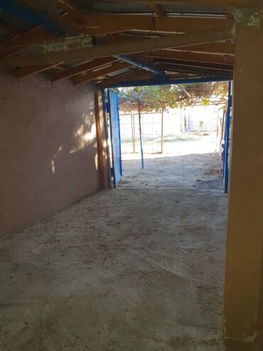 Qaraj satılır: 18 kv. m, 3 * 6 * 2 Daş Kommunal xətlər qoşulmayıb — 15