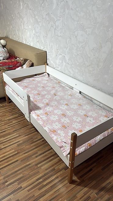 bunk bed: Детская кровать с бортиками и матрас — 3