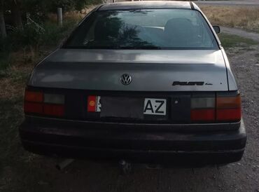 Volkswagen: Volkswagen Passat: 1988 г., 1.8 л, Механика, Бензин, Седан