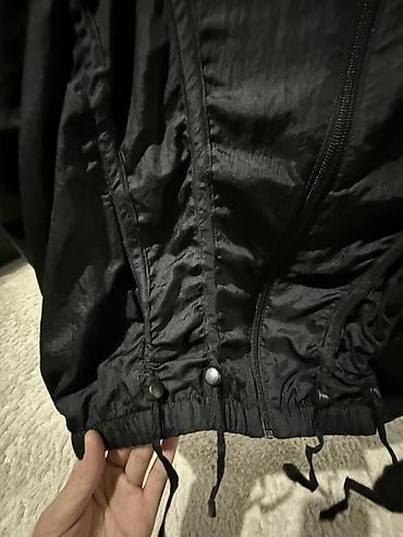 Ветровки: Покупала за 150$ У нас кыргызстане нет таких моделей Носка 1-2 раза at lalafo.kg — 3 Ветровки: Покупала за 150$ У нас кыргызстане нет таких моделей Носка 1-2 раза — 3