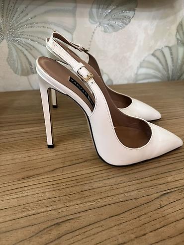 Tuflilər: Brend: Yashar Bagirov Model: Slingback stiletto - Rəng: Ağ (parlaq — 1