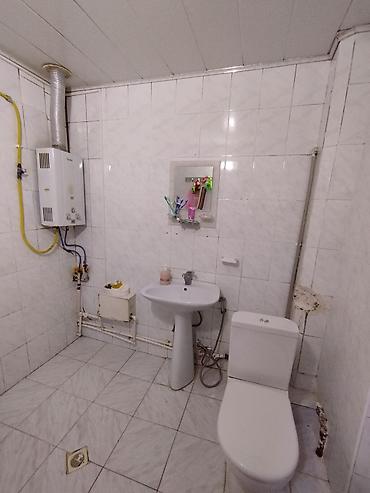 qubada kirayə: Sumqayıt şəhəri, 13 mkr, 9/1 i, 2 otaq 3 otaqlıya düzəlib,otaqların — 10