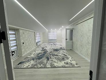 Посуточная аренда домов: Сдаётся двухэтажный дом с полноценной мебелью и техникой. Планировка — 11