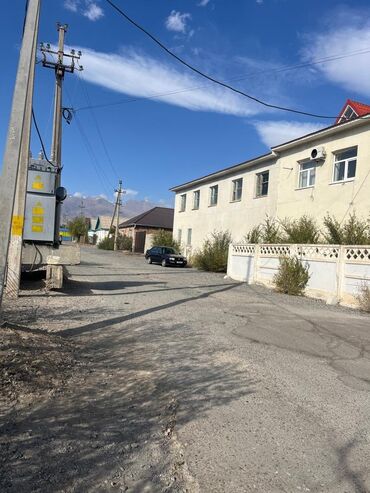 сдаю дом в токмаке: Сдаю Офис, 287 м², С отдельным входом