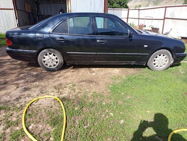 Mercedes-Benz: Mercedes-Benz : 1996 г., 2 л, Механика, Газ, Седан