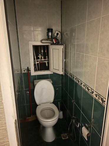 Uzunmüddətli kirayə mənzillər: Əhmədlidə Neapol dairəsində Qeneral Mehmandarov küçəsində 9 mertebeli — 2