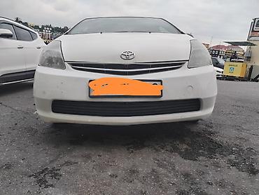 авто под выкуп бишкек: Toyota Prius (II nəsil) – ağ rəngli hibrid hetçbek. Buferi satıram 80 — 2