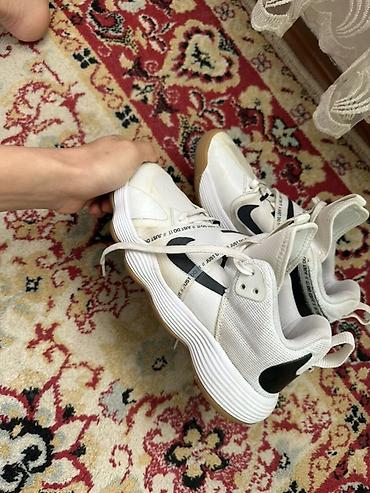 nike зимние: Мужские кроссовки, 39, 40, Nike, Б/у, цвет - Белый, Самовывоз — 1