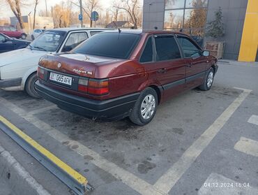 Volkswagen: Volkswagen Passat: 1993 г., 1.8 л, Механика, Бензин, Седан