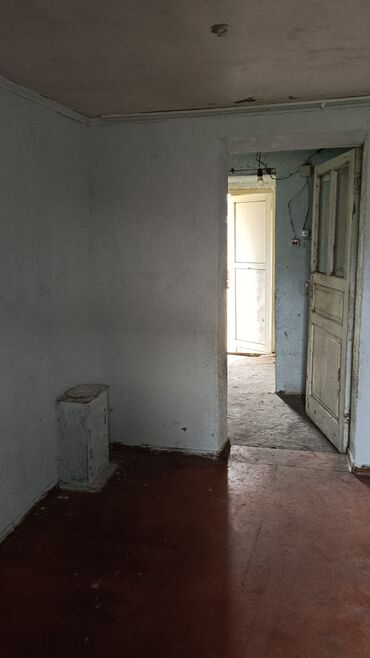 продаю пол дом пишпек: Сдаю пол дома 1 комнат+ прехошка. адрес Рабочий Городок ул Репина