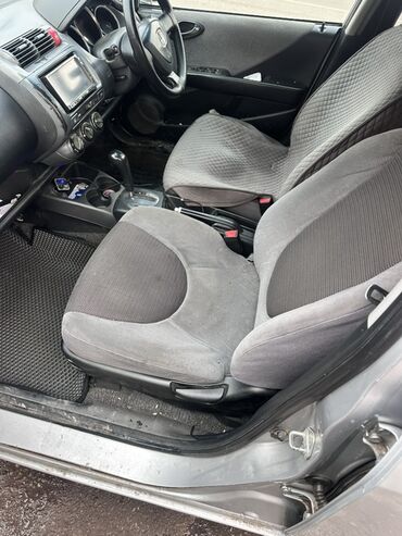 Honda: Honda Fit: 2003 г., 1.3 л, Вариатор, Бензин, Хэтчбэк — 7