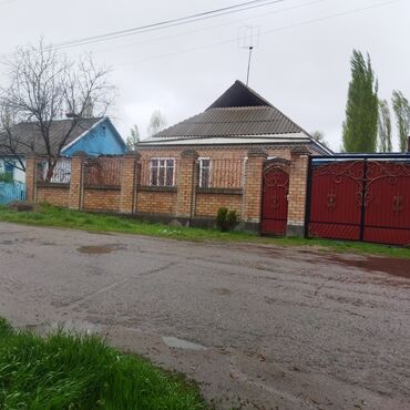 дом в селе дмитриевка: 100 м², 4 комнаты, Старый ремонт Без мебели