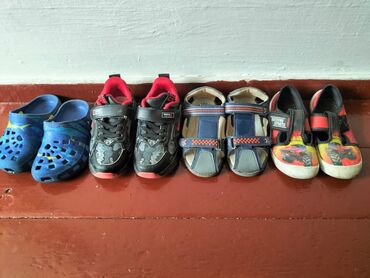 Детский мир: Обувь на мальчика, пакет обуви все розмером 28,в отличном состоянии