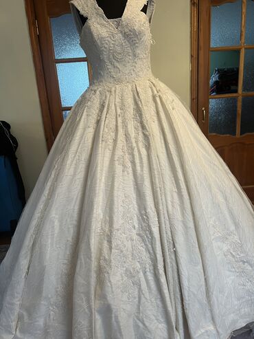 Свадебные платья: Свадебные платья — 6
