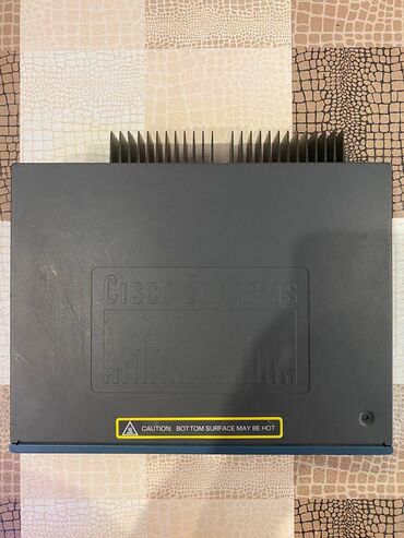 Мониторы: Cisco 3560 PoE-8. Sertifikata hazırlamaq üçün alınıb, tam işlək
