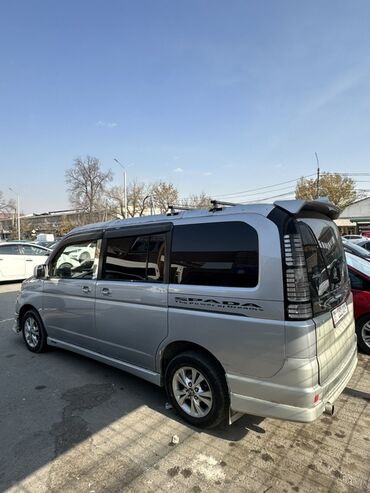 крутые машины: Honda Stepwgn: 2003 г., Автомат, Бензин, Минивэн