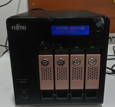 Serverlər: Fujitsu Celvin NAS Server Q802 Az işlənmişdi Hardisk 3TB WD 4 eded