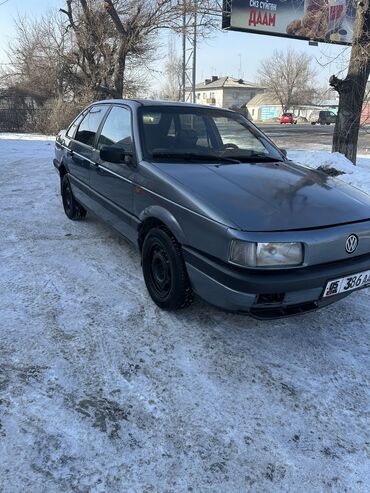 багаж пасат: Volkswagen Passat: 1988 г., 1.8 л, Механика, Бензин, Седан