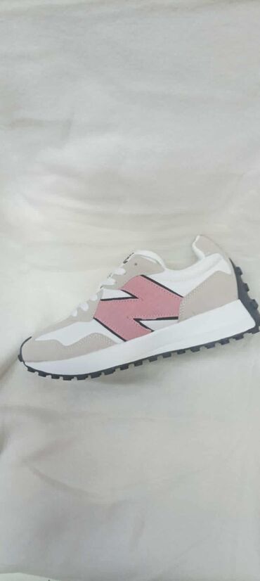 Women's Sneakers and athletic shoes: 10. NB Clasic
36/37-41
3600 din
BPM✨ — 8