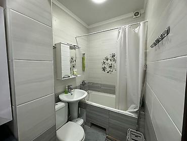 Продажа квартир: 2 комнаты, 49 м², 7 мкр 105 серия, 3 этаж, Евроремонт — 8