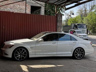 Mercedes-Benz: Mercedes-Benz