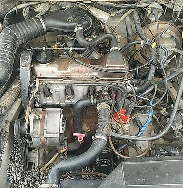 Volkswagen: Volkswagen Passat: 1988 г., 1.8 л, Механика, Бензин, Седан — 13