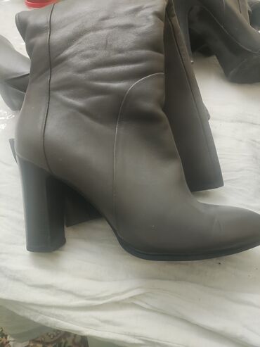 Ботинки и ботильоны: Женские осенне‑зимние сапоги и ботильоны — набор из нескольких пар — 10