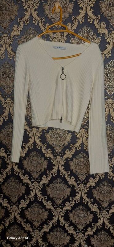 Digər qadın geyimləri: 10 azn — 9