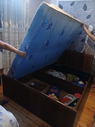 Гостиные гарнитуры: Б/у, Двуспальная кровать, С подъемным механизмом, Без выдвижных ящиков