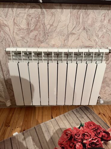 Radiatorlar: Radiator satılır 160 manat alınıb 100 manata satılır 40 seksiya