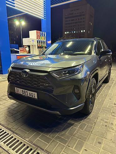 Toyota RAV4: 2019 г., 2.5 л, Автомат, Гибрид, Кроссовер