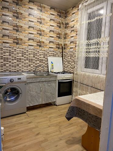 Uzunmüddətli kirayə mənzillər: Evin sahibiyem. Seliqeli ve her bir şerayeti olan evdi. Etraf sakit ve — 10