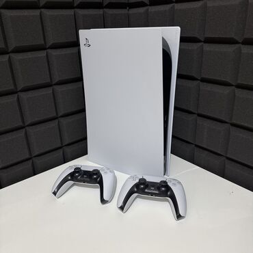 PS5 (Sony PlayStation 5): Продаю PS5 ПС5 В идеальном состоянии Самая последняя ревизия С