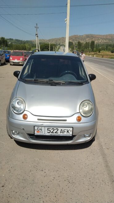 домкраты на авто: Серебристый хэтчбек Daewoo Matiz с компактными размерами идеально
