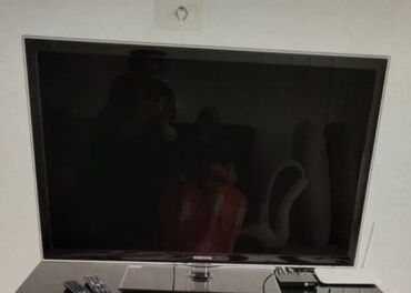 tv wifi qosmaq: İşlənmiş Televizor Samsung LCD 40" 4K (3840x2160), Ünvandan götürmə