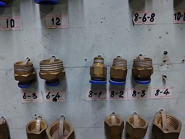 plug: Латунные резьбовые фитинги с уплотнительными кольцами (синие — 1