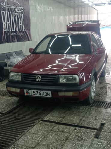 Volkswagen: Volkswagen Vento: 1997 г., 1.8 л, Механика, Бензин, Седан